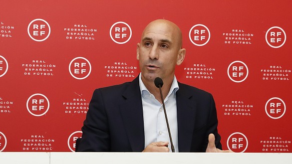 The Luis Rubiales Controversy: Calls for Resignation Amidst the Scandal